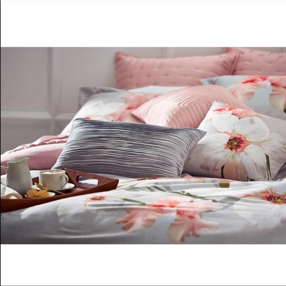 Ted Baker Chatsworth Bloom King Comforter&Sham Set - Picture 5 of 8